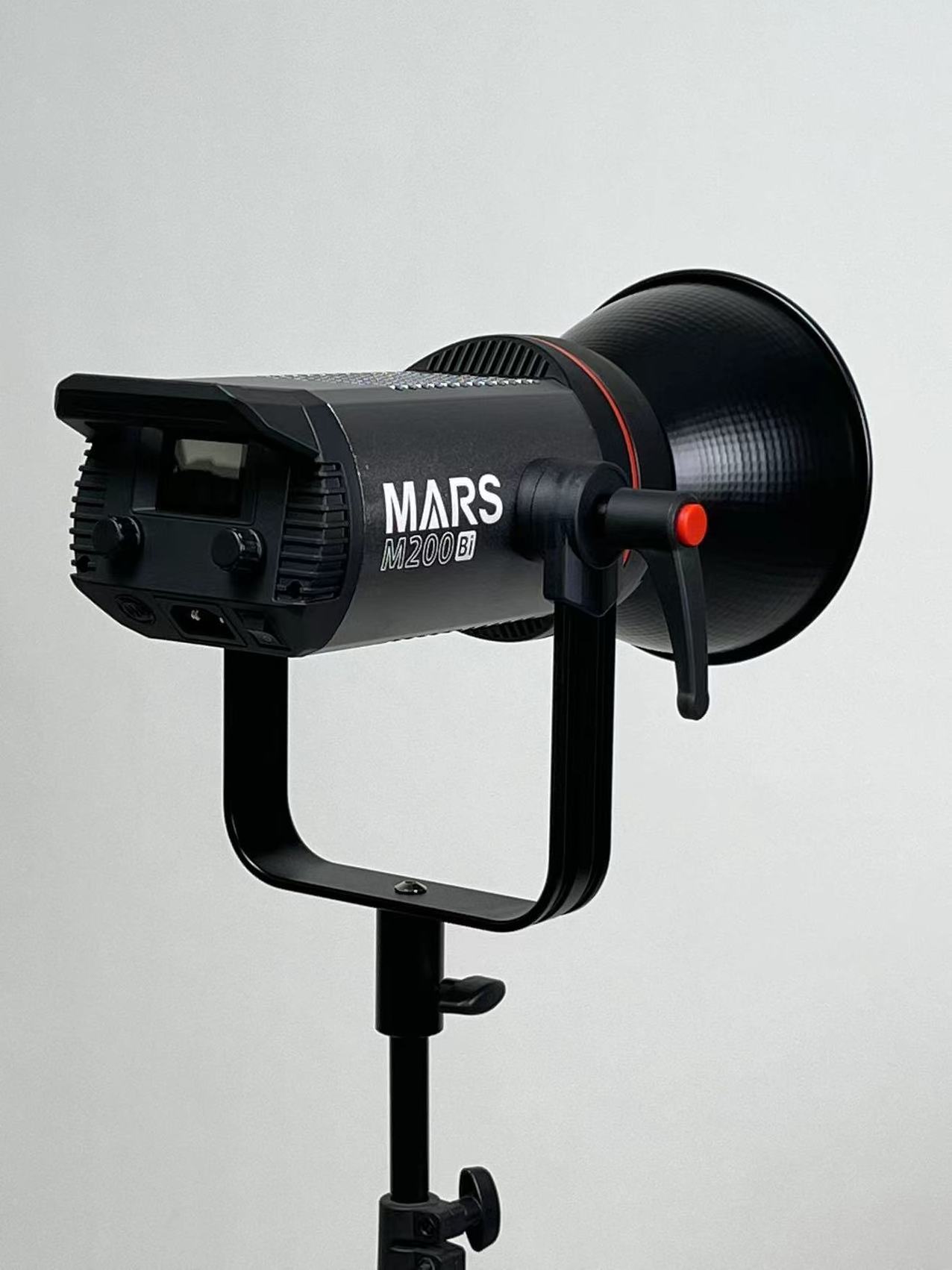 Triopo  Mars 300Bi  LED light shooting indoor and outdoor camera flash light