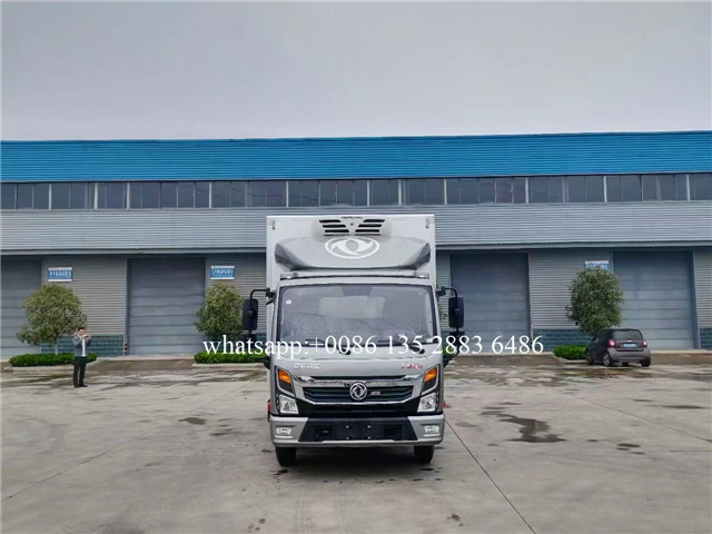 Dongfeng Diesel 5 tons Chill Car Refrigerated Truck Freezer