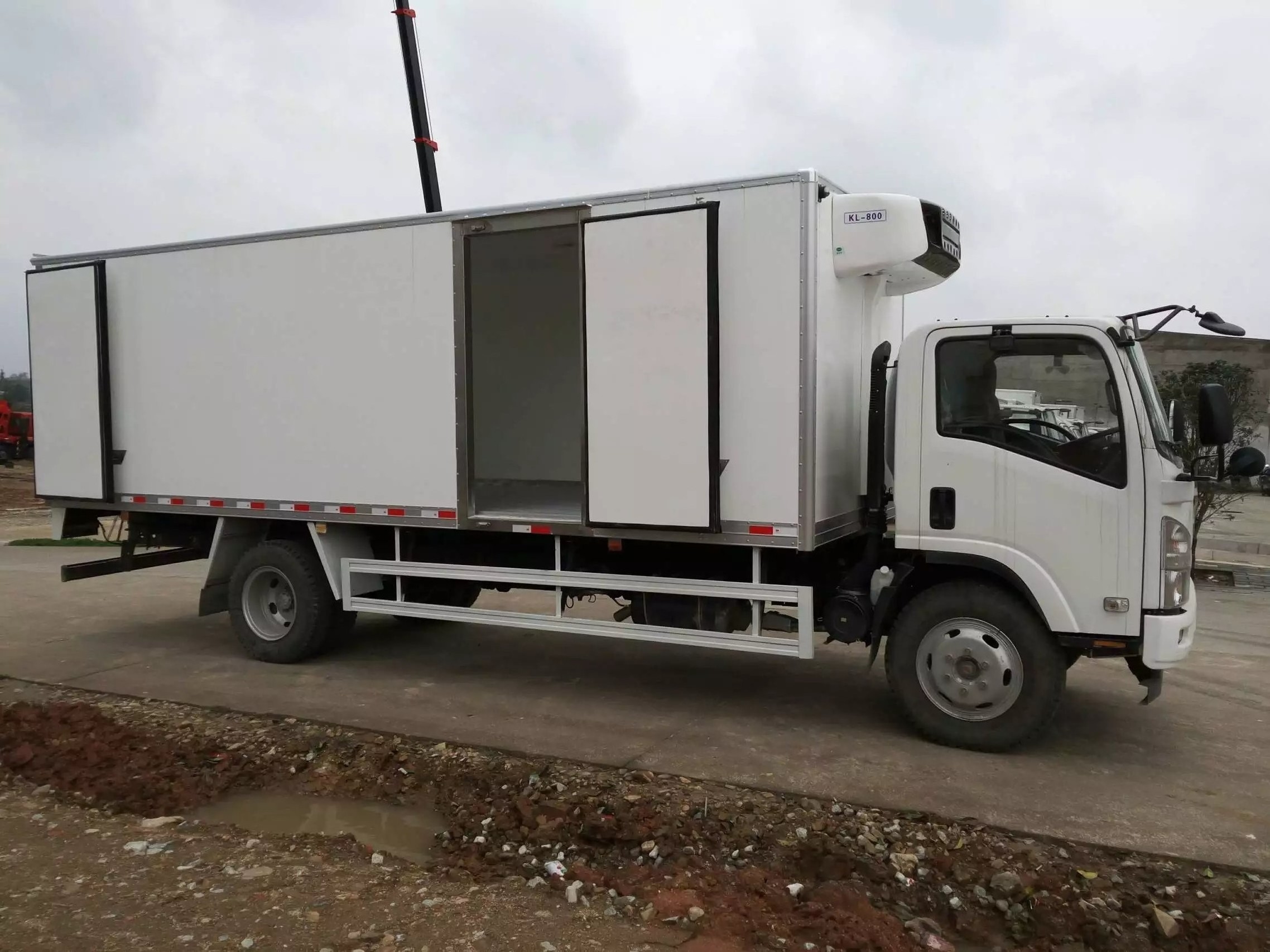 ISUZU  Food Meat Transportation Cooling Van truck