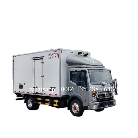 Dongfeng Diesel 5 tons Chill Car Refrigerated Truck Freezer