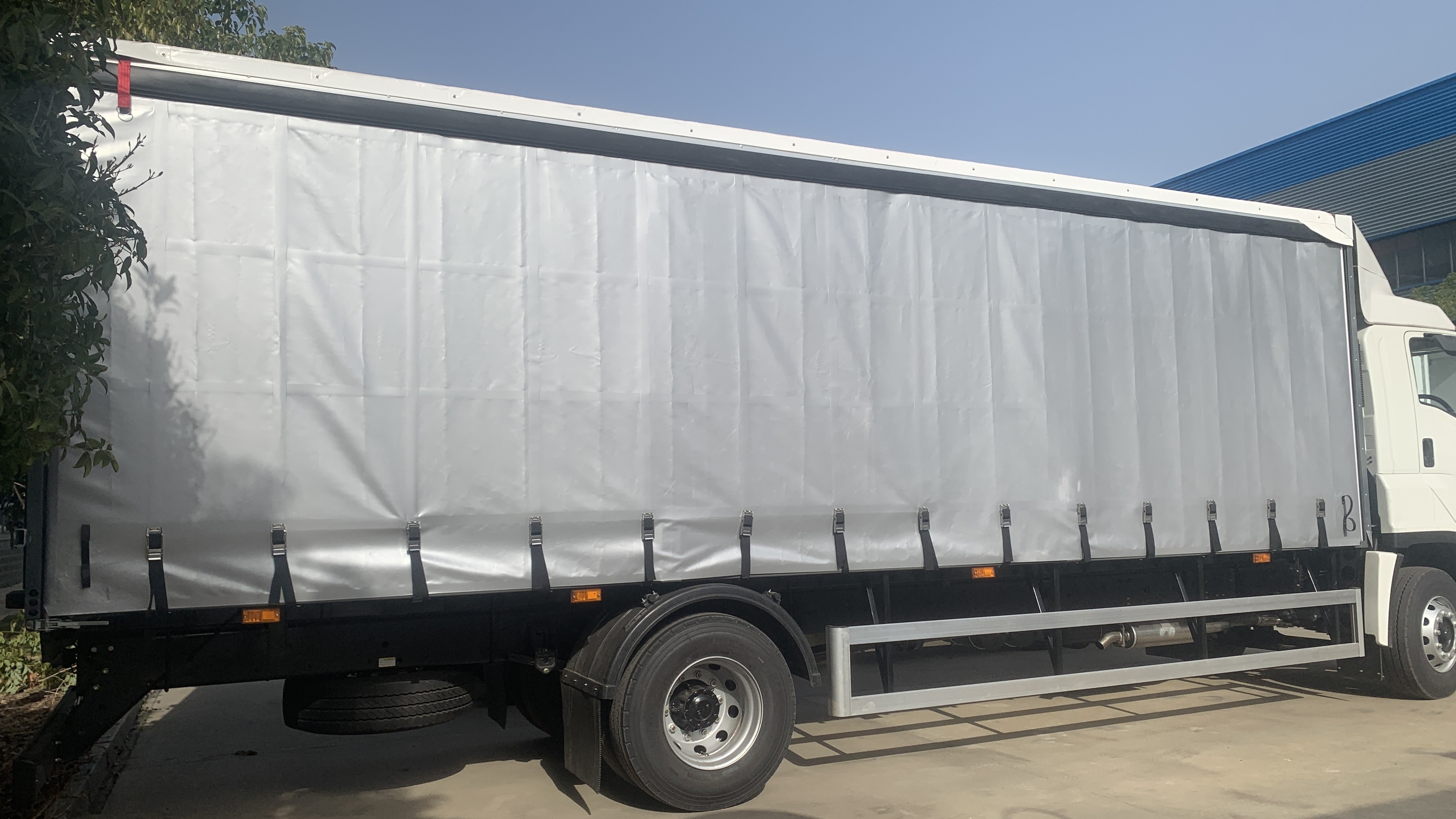 ISUZU FTR chassis truck 4HK1 engine 10 ton cargo trucks camiones for sale