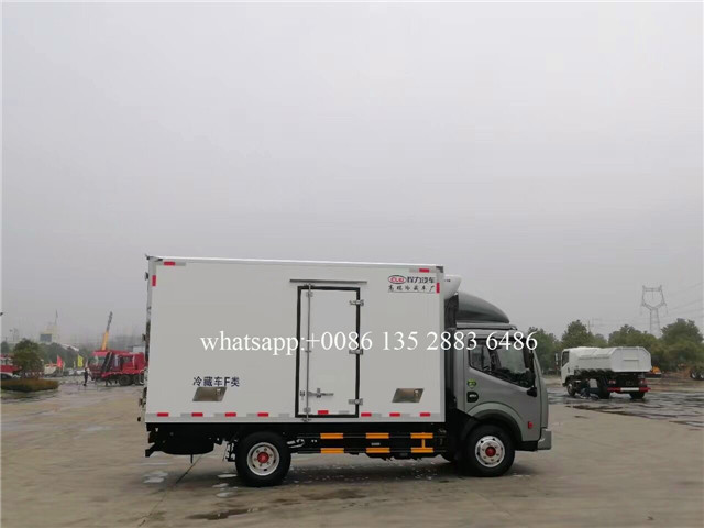 Dongfeng  5  Tons Refrigerator car chill car refrigerated truck