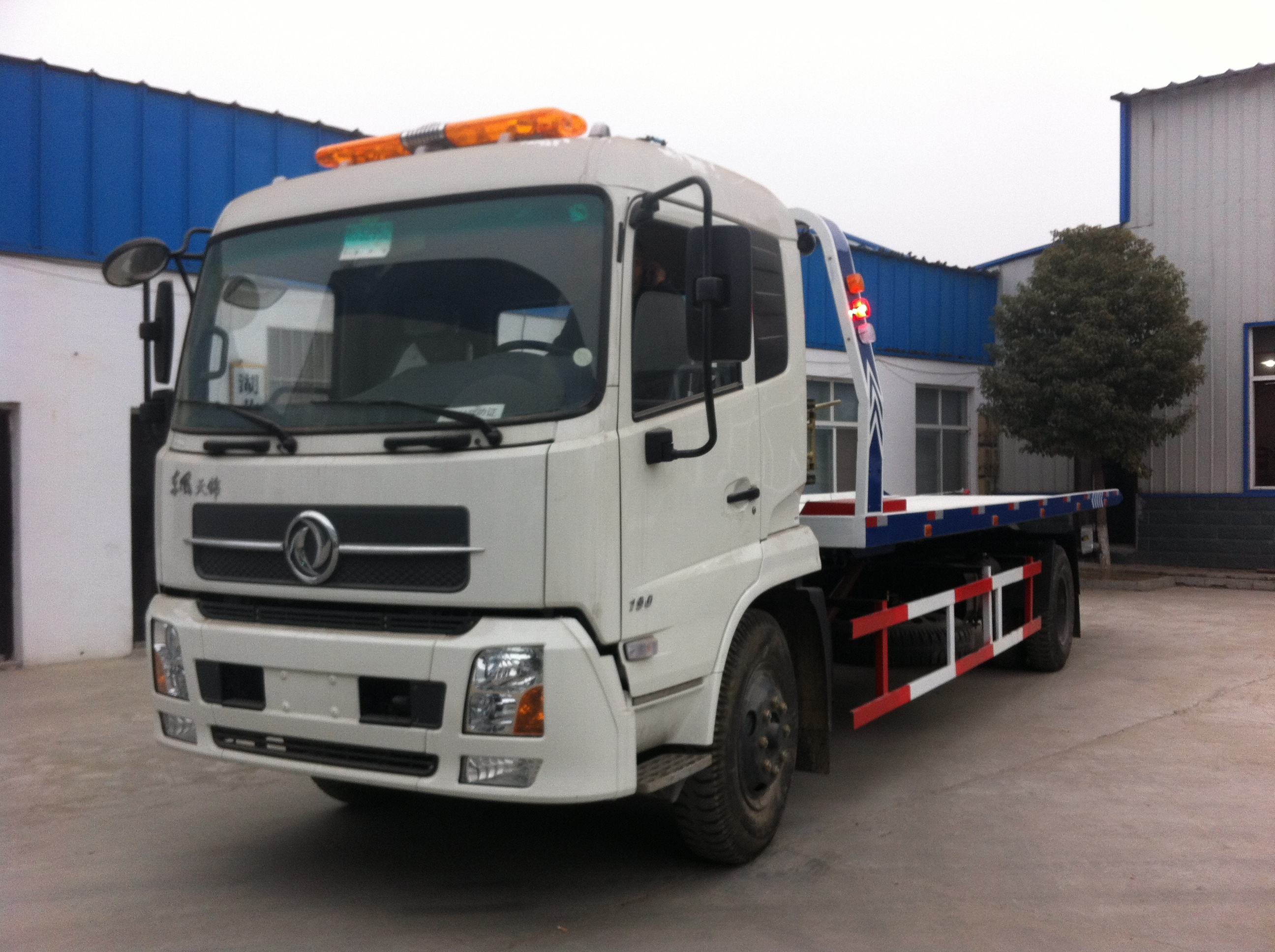 CLW 2 tons 3 tons...30 tons Towing Wrecker Truck for sale