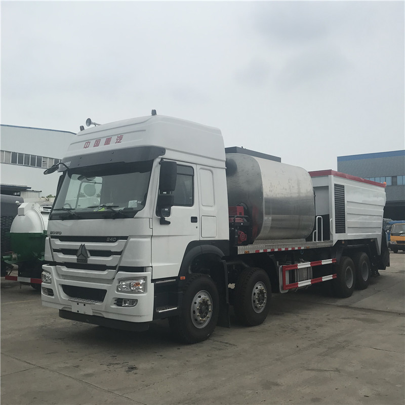 Chengli 8x4 sinotruck brand 8m3 asphalt tank and 12m3 gravel tank road machine asphalt distributor synchronous chip sealer truck