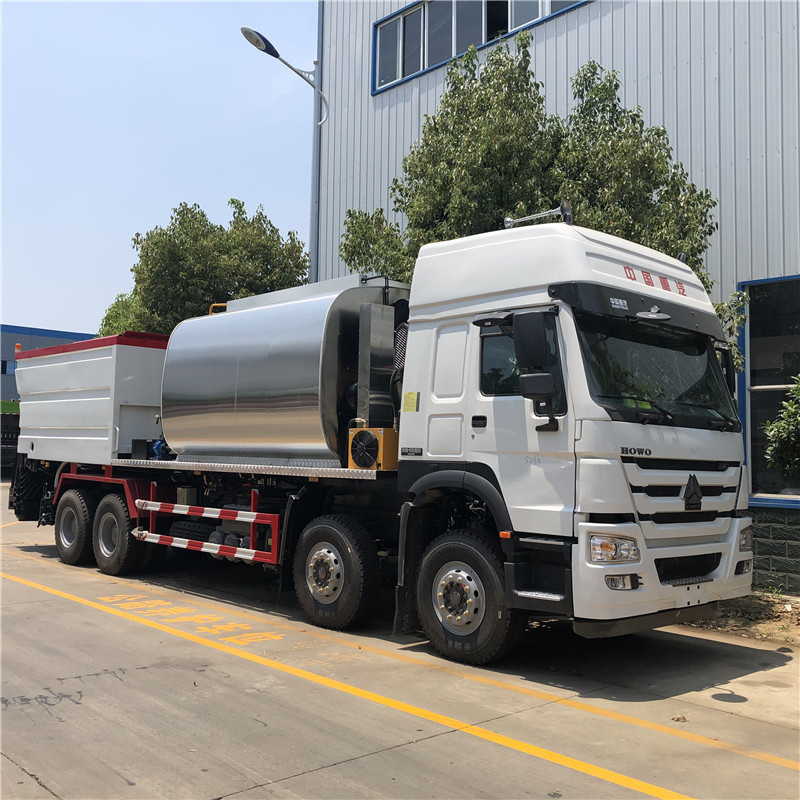 Chengli 8x4 sinotruck brand 8m3 asphalt tank and 12m3 gravel tank road machine asphalt distributor synchronous chip sealer truck