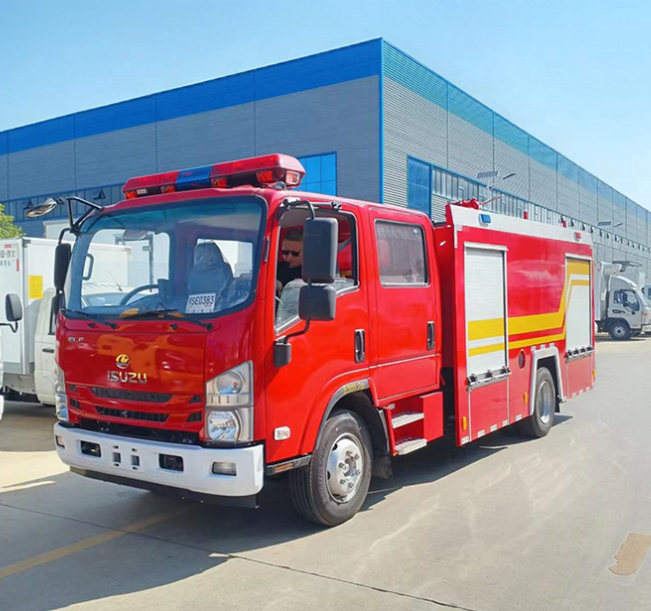 4x2 ISUZU 6000-8000 liter Fire fighting truck, Multi-Fuction firetruck vehicle water fire truck