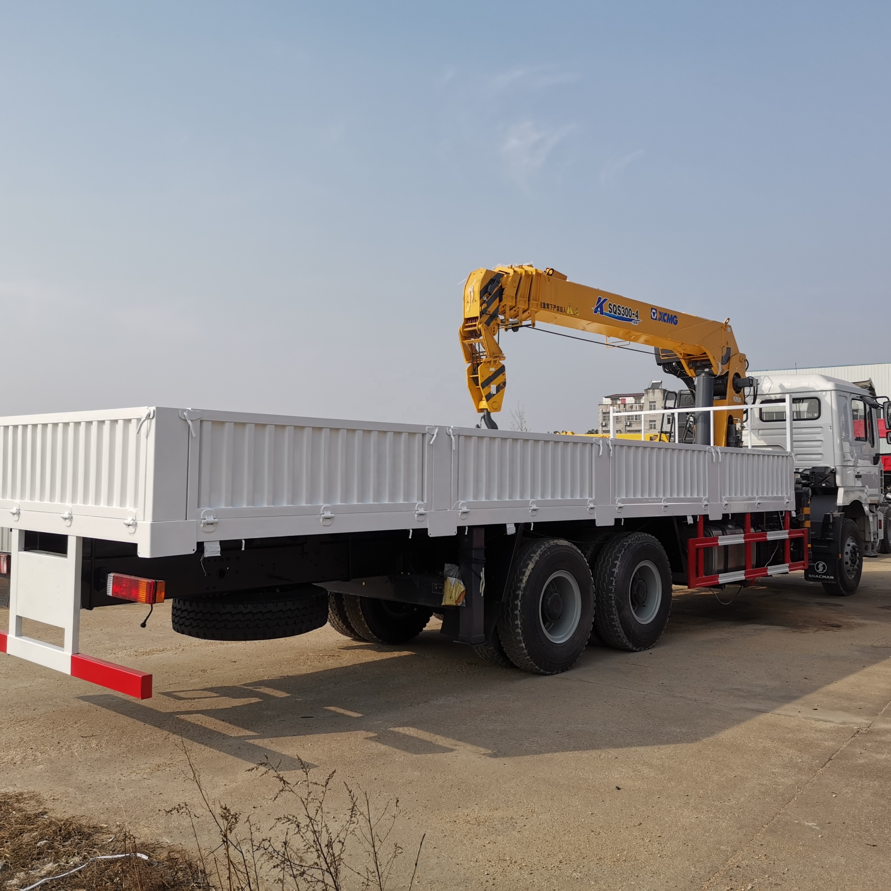 Hot sale SHACMAN 6x4 F3000 10 Wheeler 350hp Flat Lorry Hydraulic Lifting Telescopic Boom Truck Crane 14 Ton 16 Ton