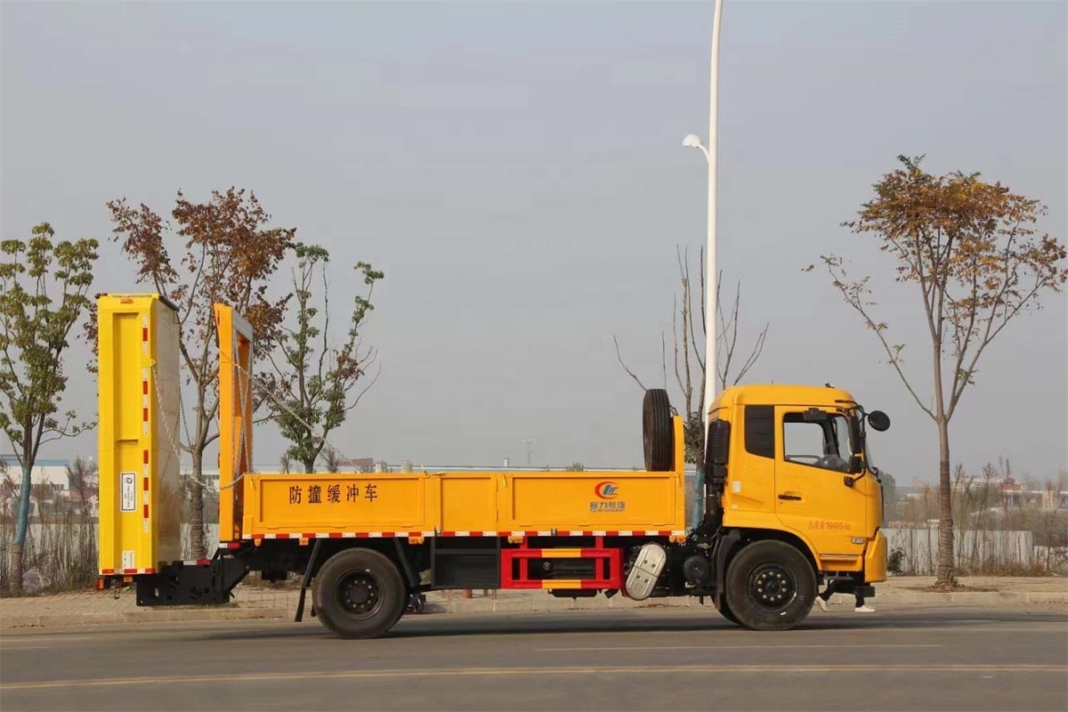 Dongfeng kinland 4*2 100E traffic crash proof truck Anti Collision Buffer Truck mounted attenuator  for sale