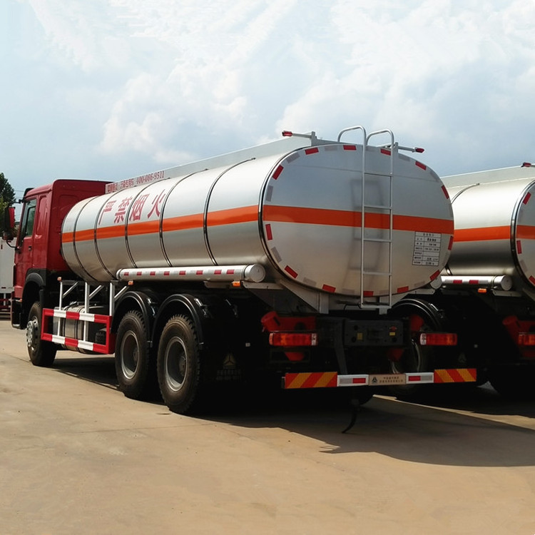 Sinotruk HOWO 6x4 16000 Liters Oil Tanker Fuel Tank Truck Capacity