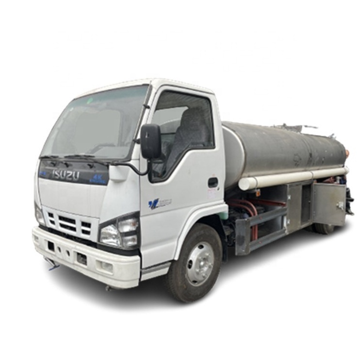 1suzu 4x2 japan cheap price easy parts made in CN 5000L Sprinkler tank truck Dust reduction stainless steel water tanker bowser