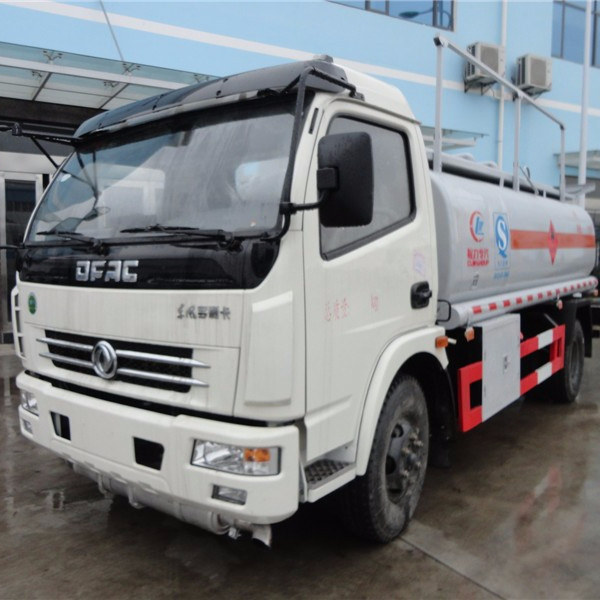 DFAC 4*2 dongfeng small 8000 liters fuel tank truck 6995*2300*2750mm size going into fuel home/office delivery truck