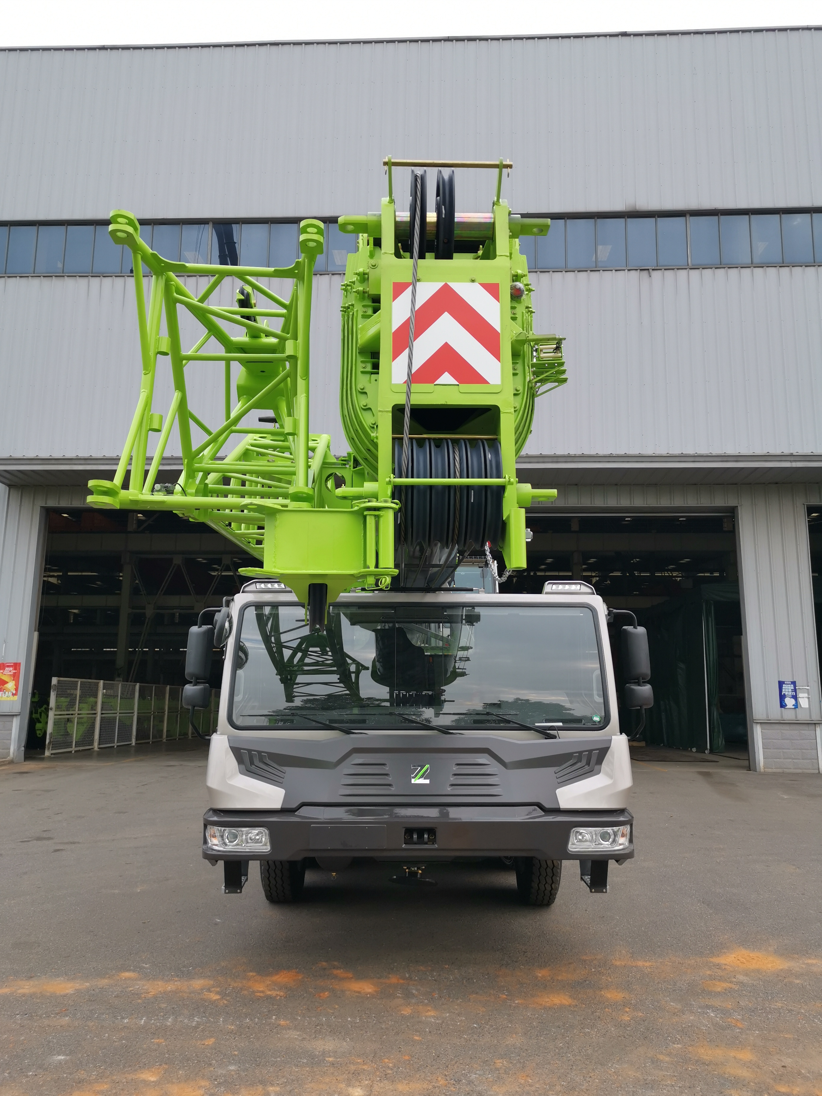 Zoomlion Truck Crane 25/50/55 ton Advance Weichai Engine 63m Telescopic U Shape Boom