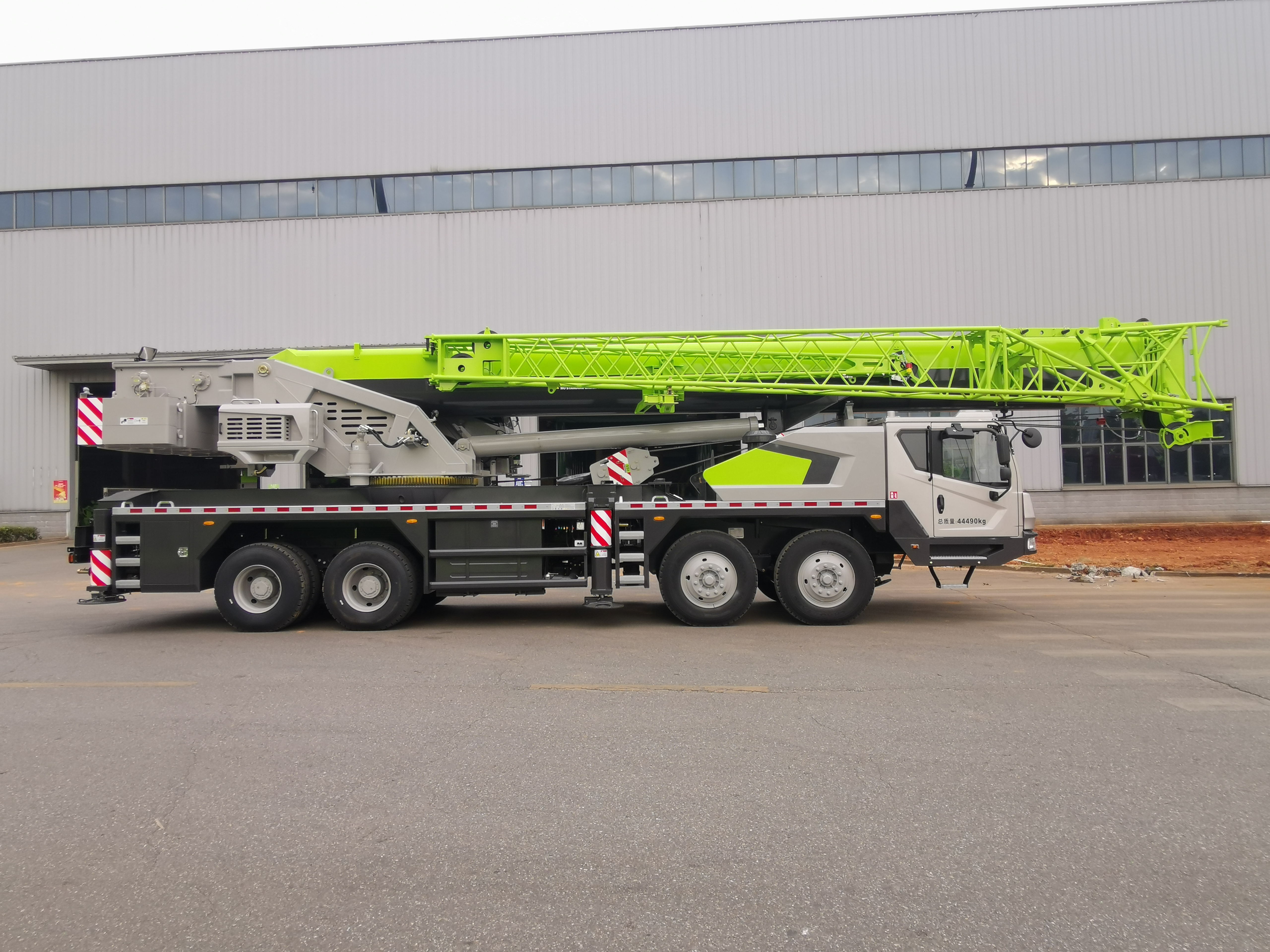 Zoomlion Truck Crane 25/50/55 ton Advance Weichai Engine 63m Telescopic U Shape Boom