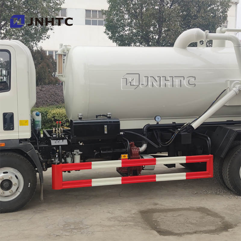 sinotruk howo small sewer suction truck homan 4x2 vacuum sewage clean truck 10KL suction vehicle with pump