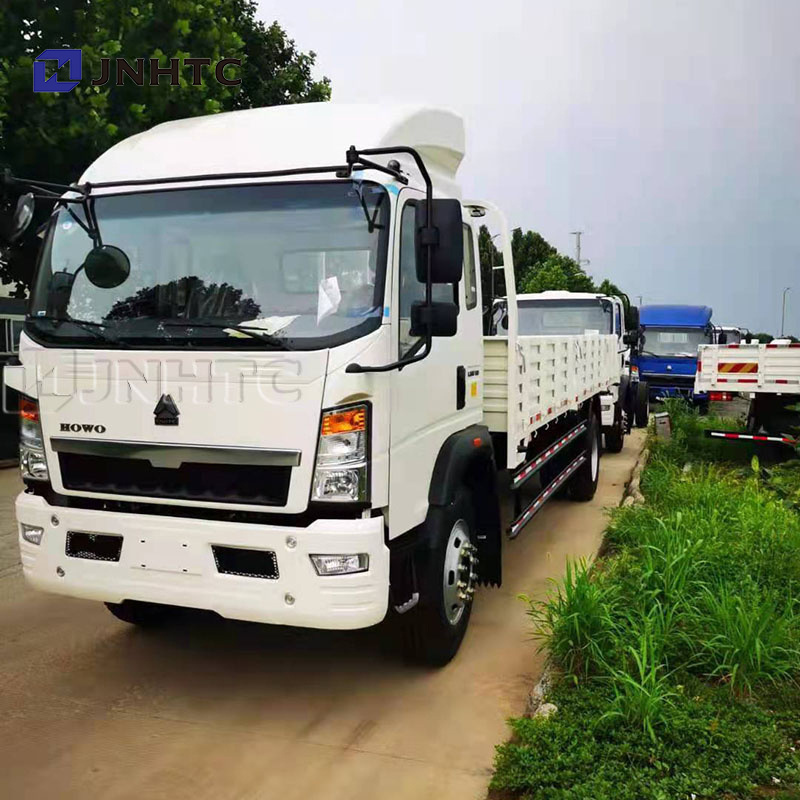 2023 new hot sale Sinotruk Howo new van truck 4x2 mini 3-5 ton light small cargo truck price