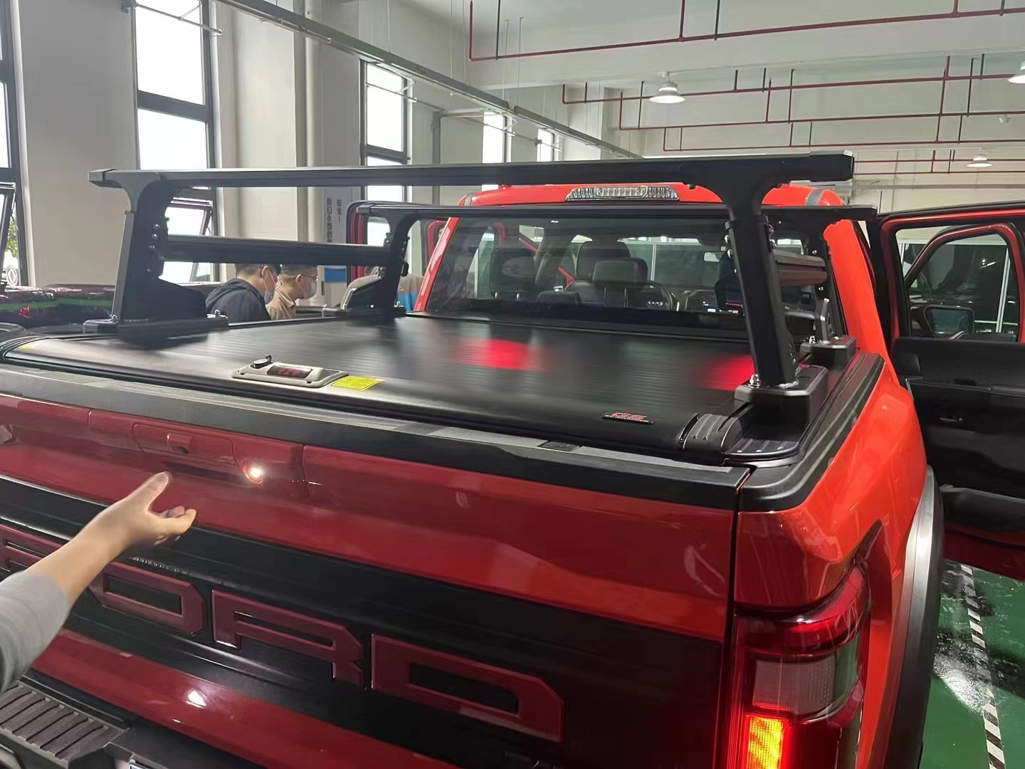 heavy duty pickup truck roller shutter lid for Ford Ranger NEXT-GEN 2023 hard aluminum tonneau cover  Retractable roll N lock