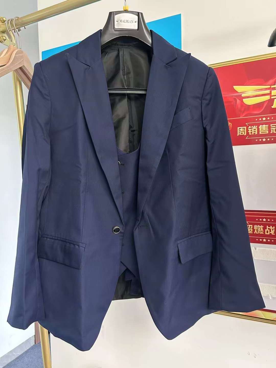 The new 2023 suit men's suit three-piece Korean version slim-fit business best man dress groom wedding men's wear