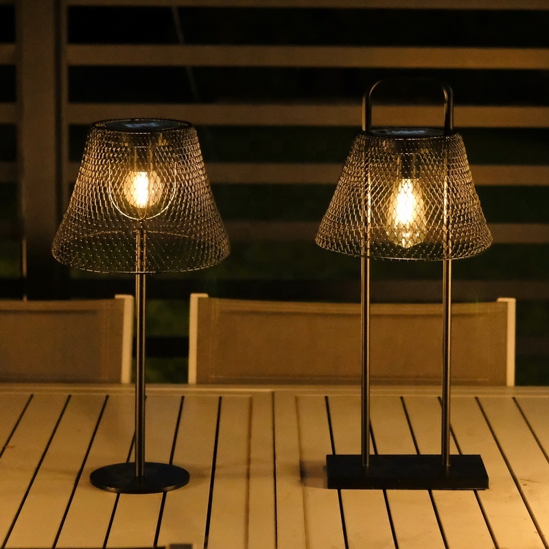 Black Metal Portable Lampshade With Light Bulb for Outdoor Garden Solar-Powered Tall Table Lamp for Decor