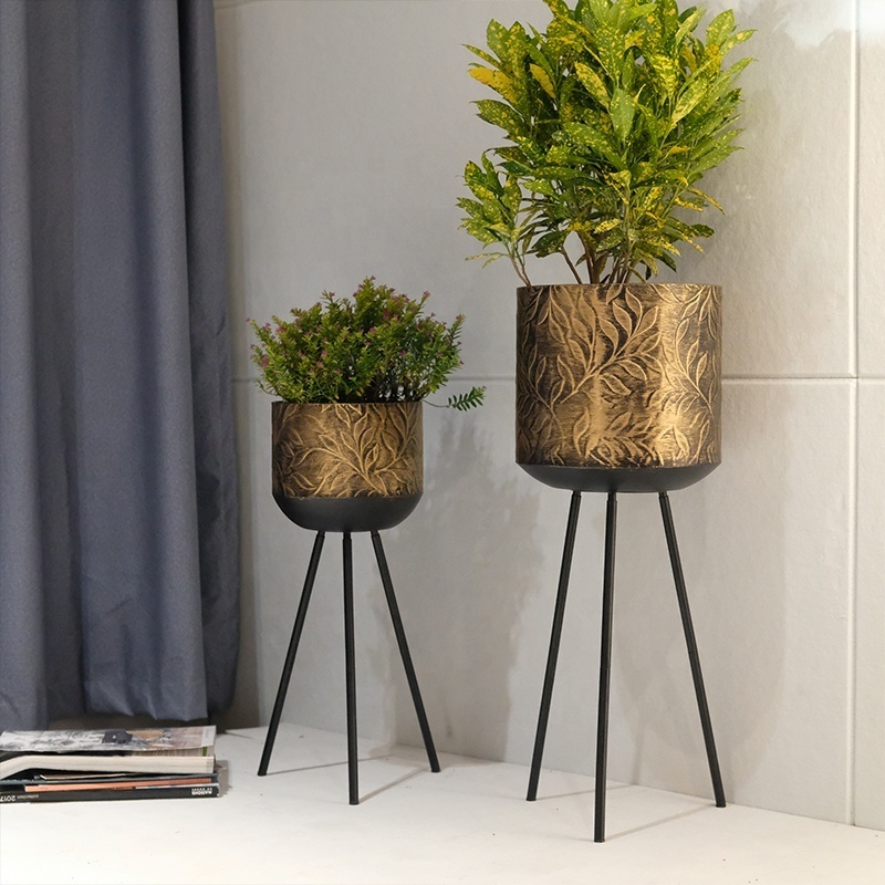 Modern Metal Black Brush Gold Flower Pot Stand with Flower Pattern for Home Planter for Garden