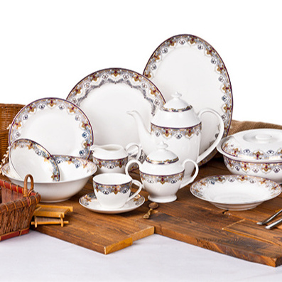 Cheap wholesale Pakistan Luxury new bone china fine porcelain dinner set gold rim 61pcs ceramic table dinnerware sets