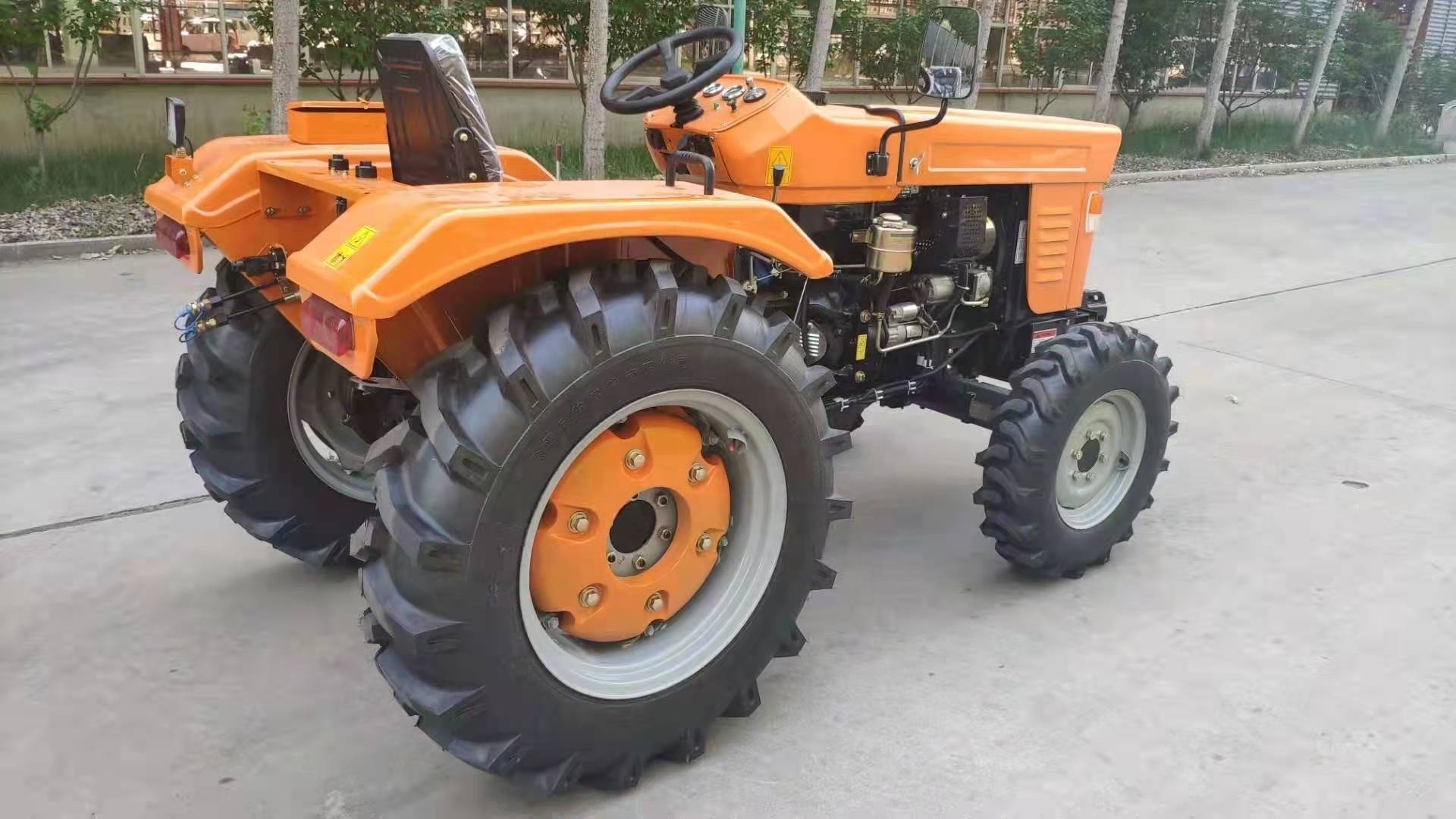 MiNi Farm Machine Tractor 30hp 35hp 40hp 4wd Four Wheel Tractor small garden agriculture crawler tractor with digging