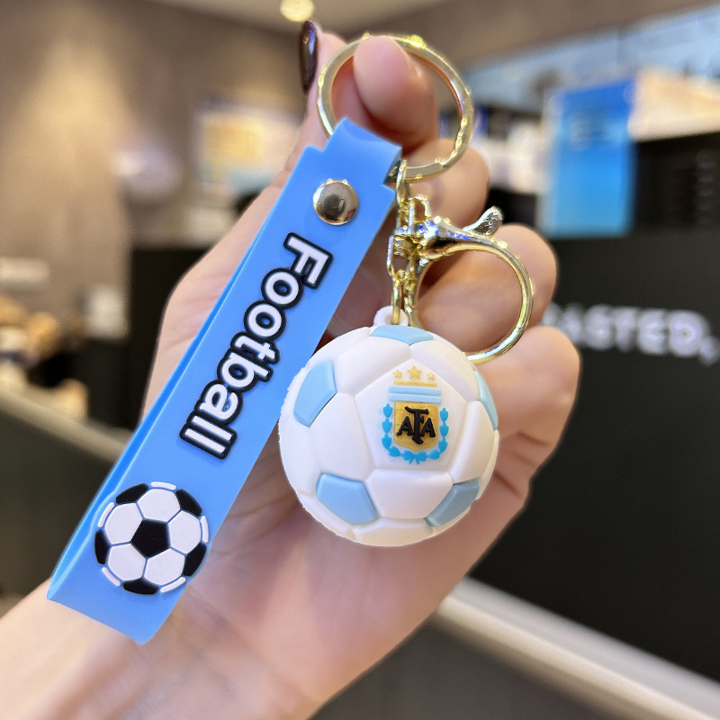 Most popular 3d cartoon messi keychain football teams star pvc rubber jersey toy keychains