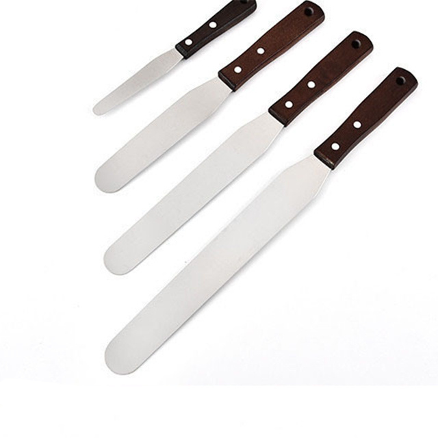 Stainless Steel Blade Angled Cake Decorating Spatula with Wooden Handle