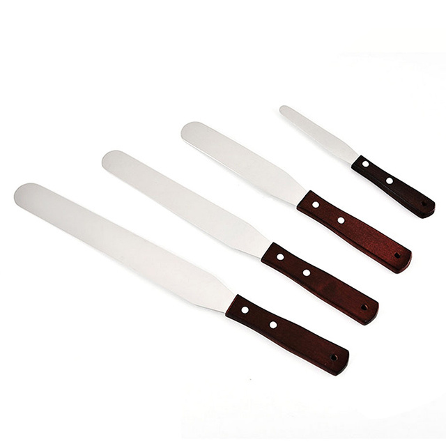 Stainless Steel Blade Angled Cake Decorating Spatula with Wooden Handle