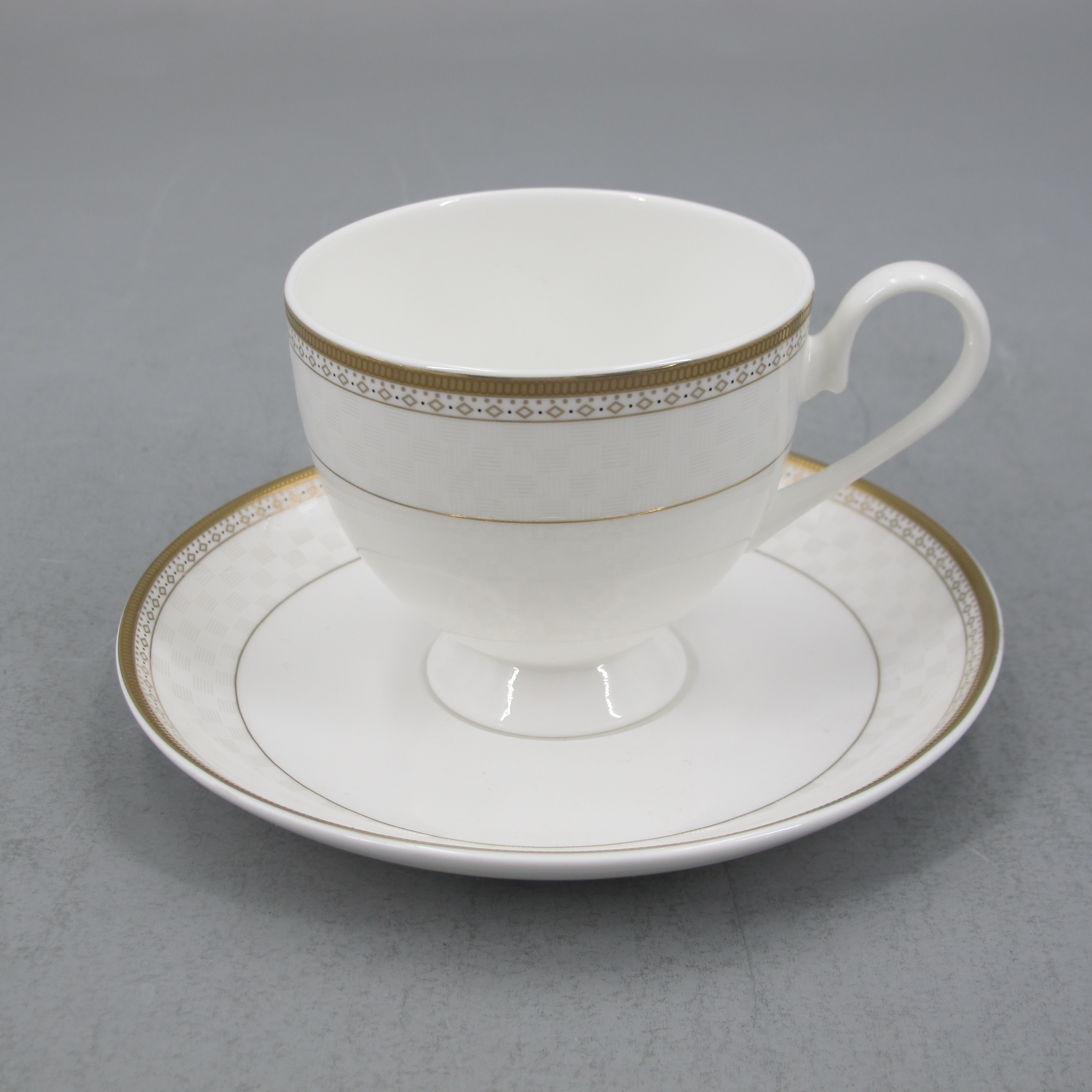 new product for 2022 karachi pakistan bone china 61pcs dinner set