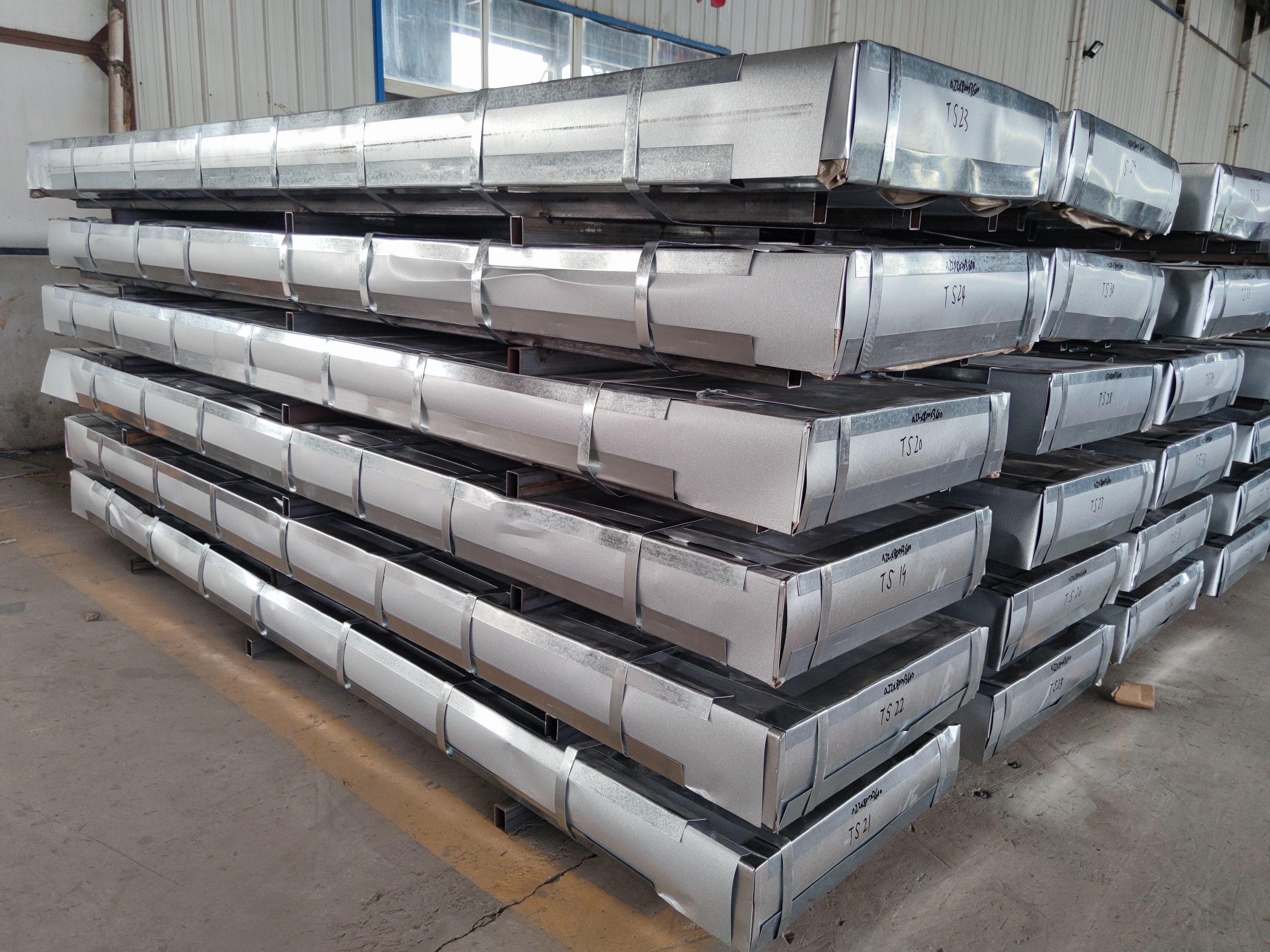 hbis s320gd z 20/22/26/28 Gauge  Printed Galvanized Steel Coil z60  Gicoils for Roofing Sheet