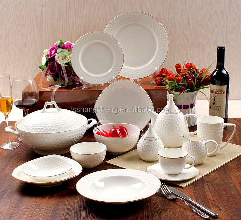 Luxury glazed ceramic dubai wholesale market embossed dinnerware sets ceramic 61 piece fine bone china dinner ware sets