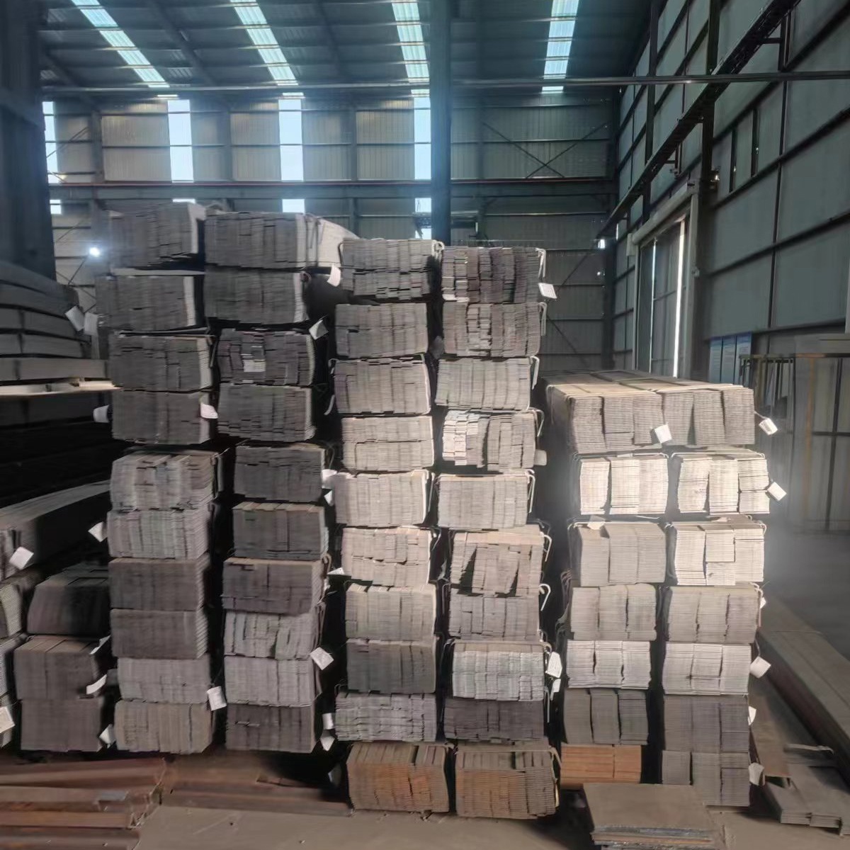 YQF carbon steel  Flat Bar D2 Flats Bars 1084 Steel Flat Bar1095 6150 Steel Coat Edge Technology