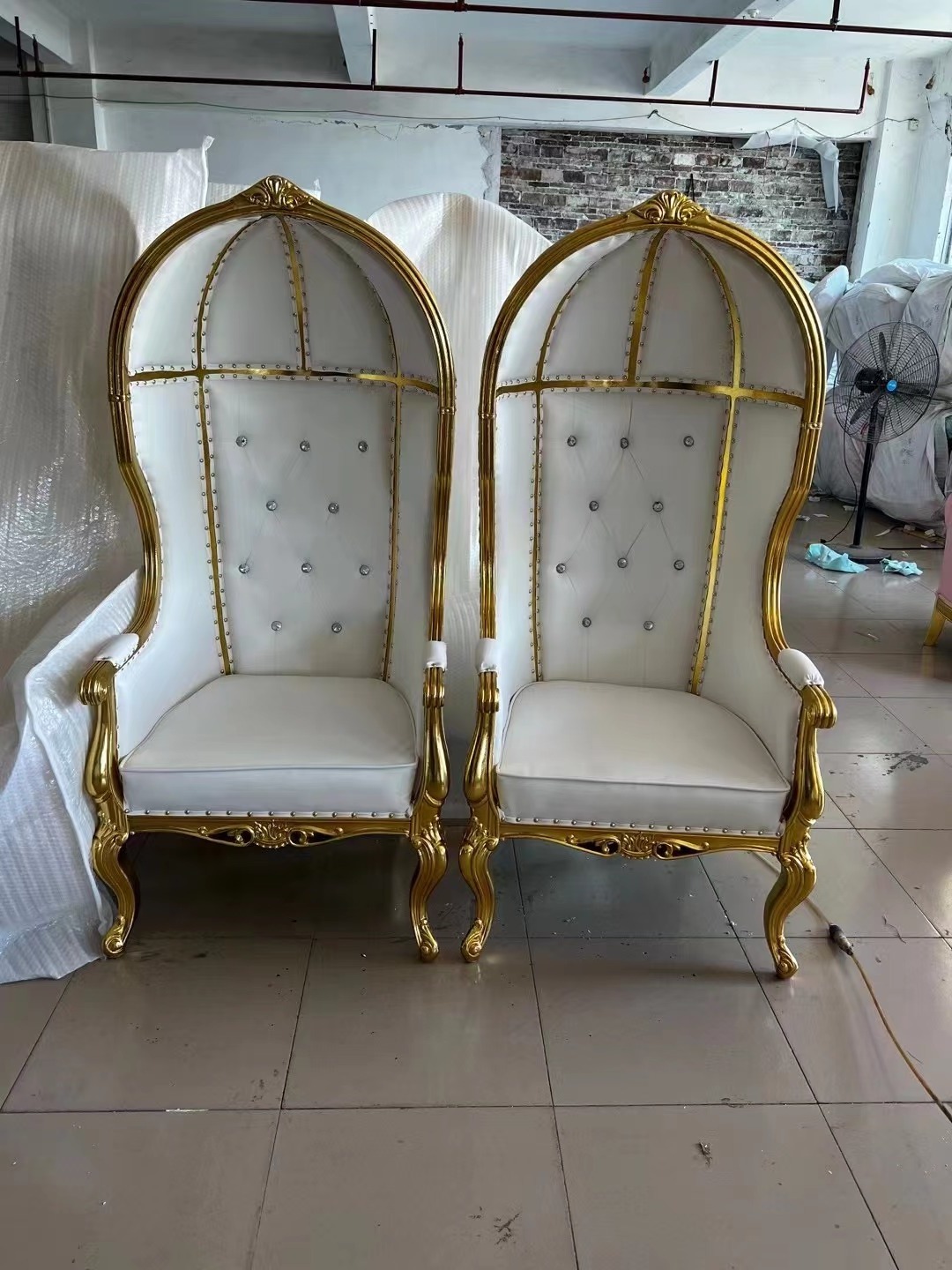 Wholesale High Back Royal Elegant Wedding Birdcage Wooden Frame Golden Stainless Steel Chair For Bride And Groom