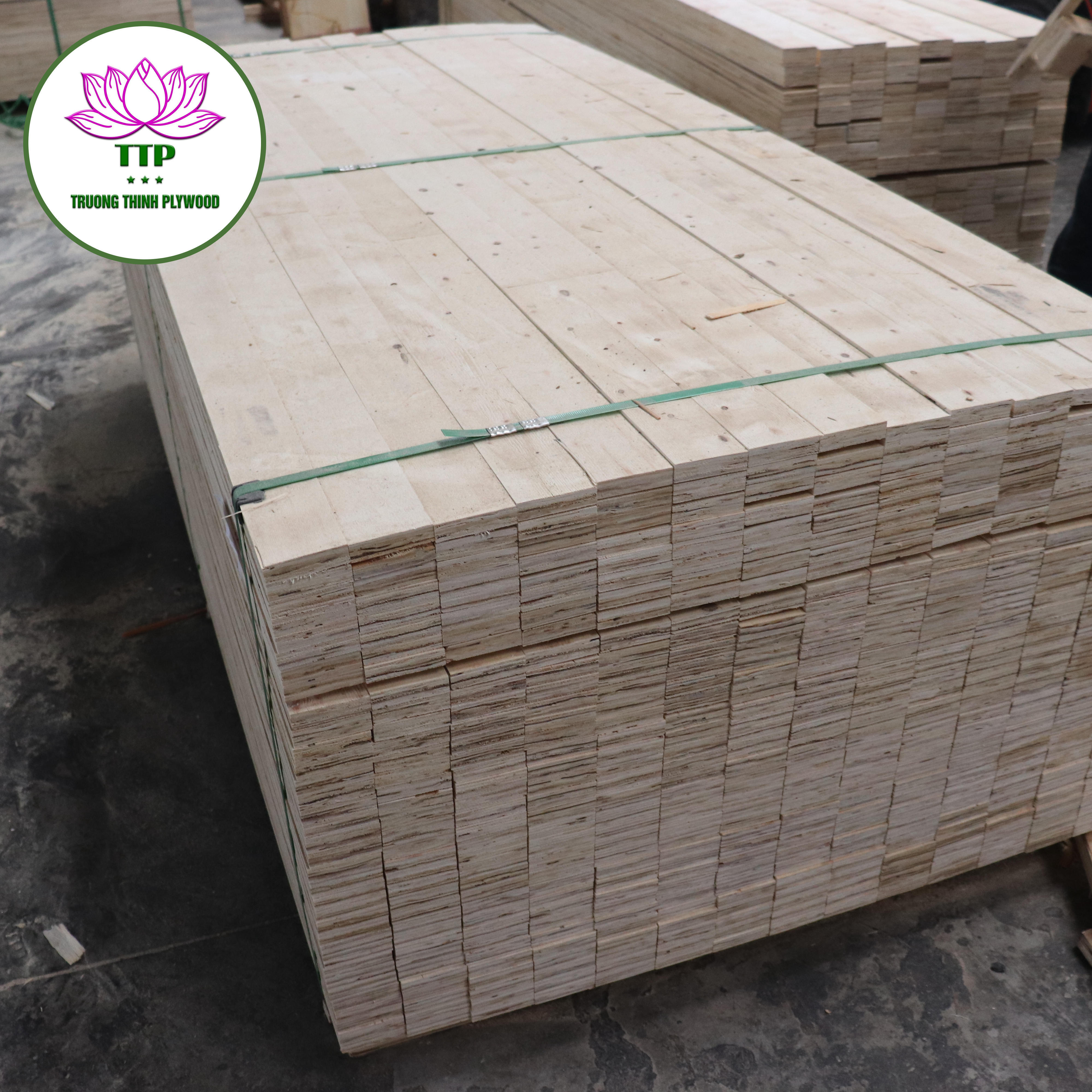 H High qualified Vietnamese LVL -  Laminated Veneer Lumber For Pallet Making Door Frame Sofa Frame Bed Slats