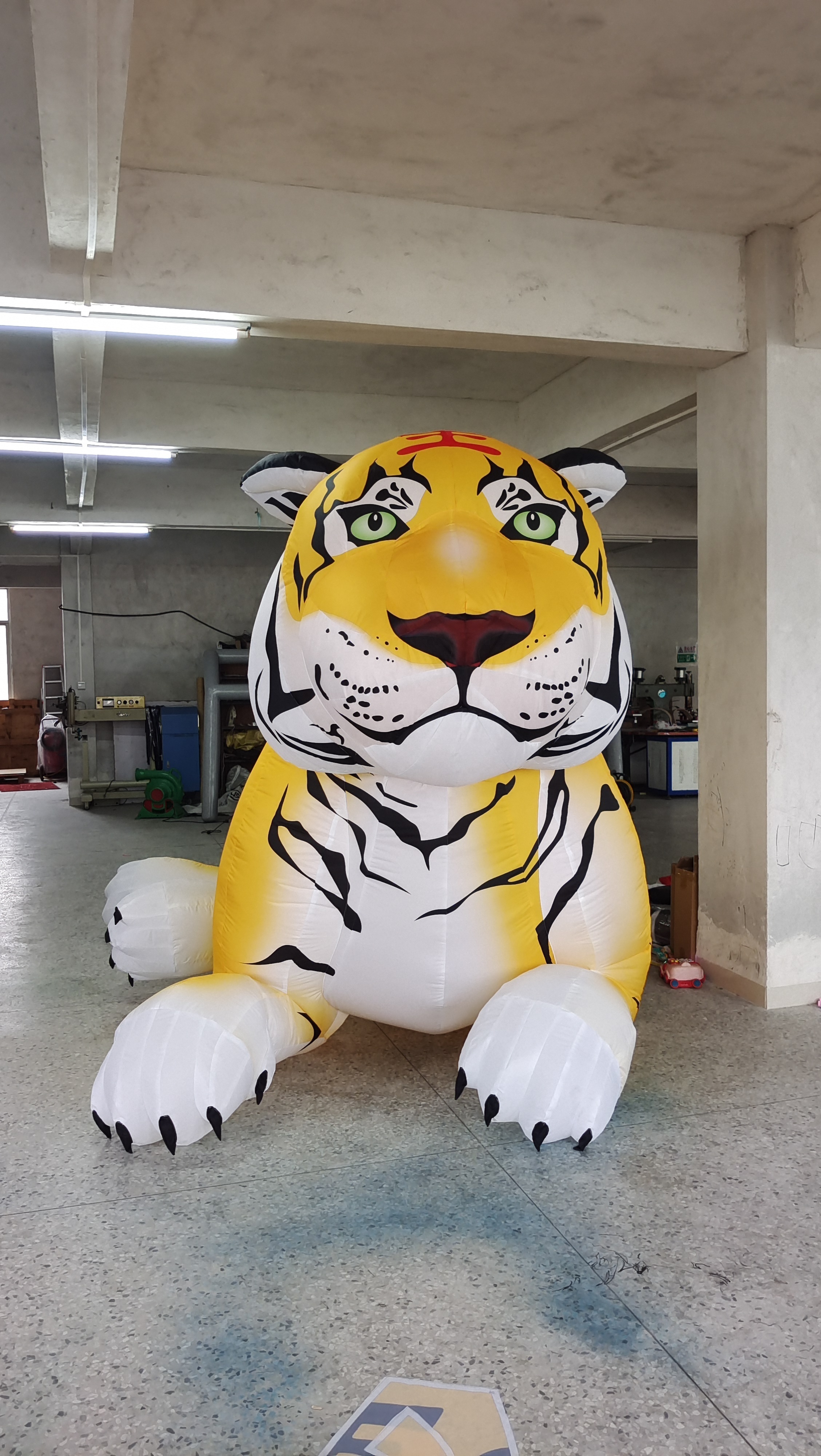 wholesale Custom advertising 	blow up inflatable tiger/giant inflatable printing tiger model animal