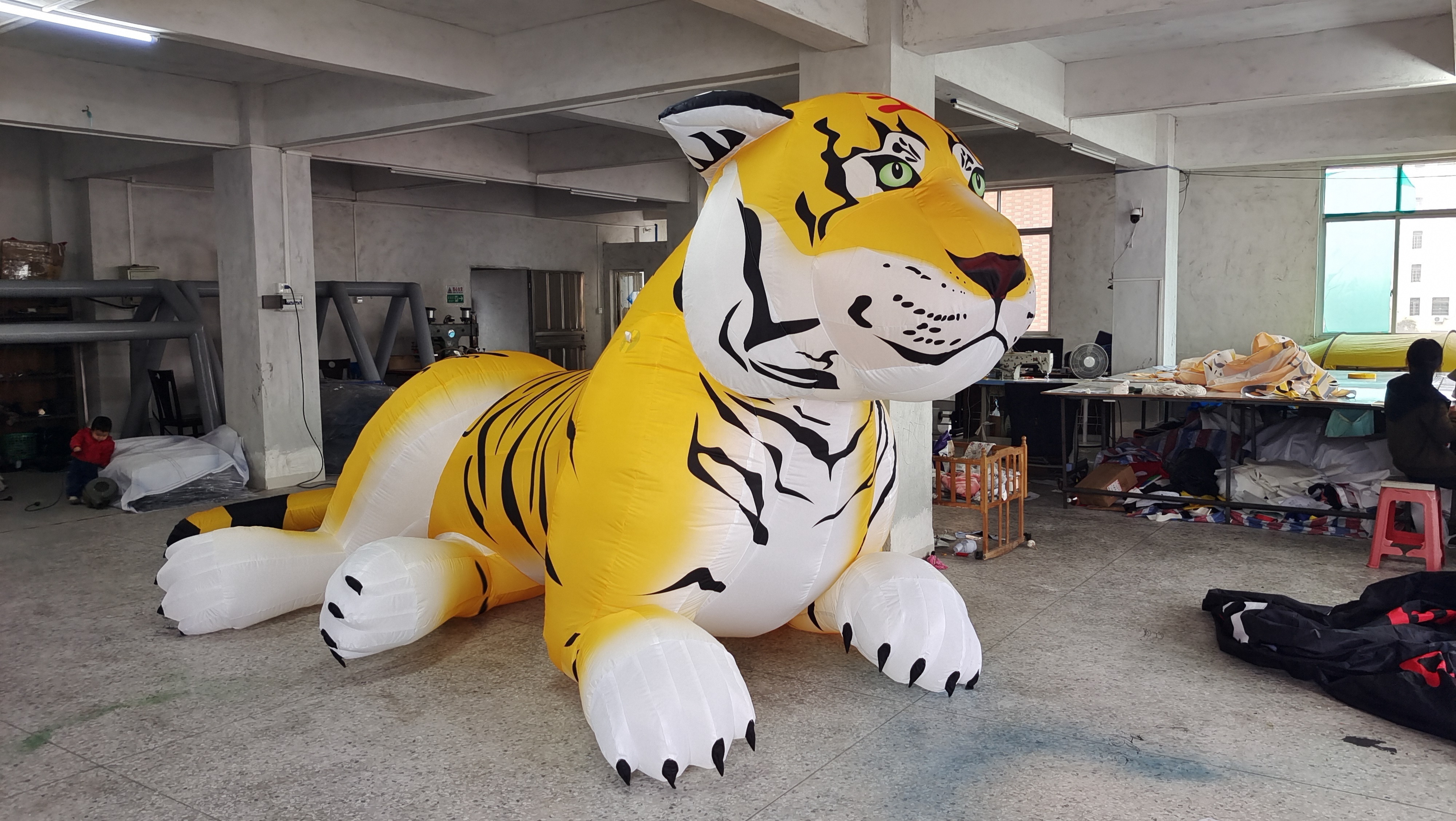 wholesale Custom advertising 	blow up inflatable tiger/giant inflatable printing tiger model animal