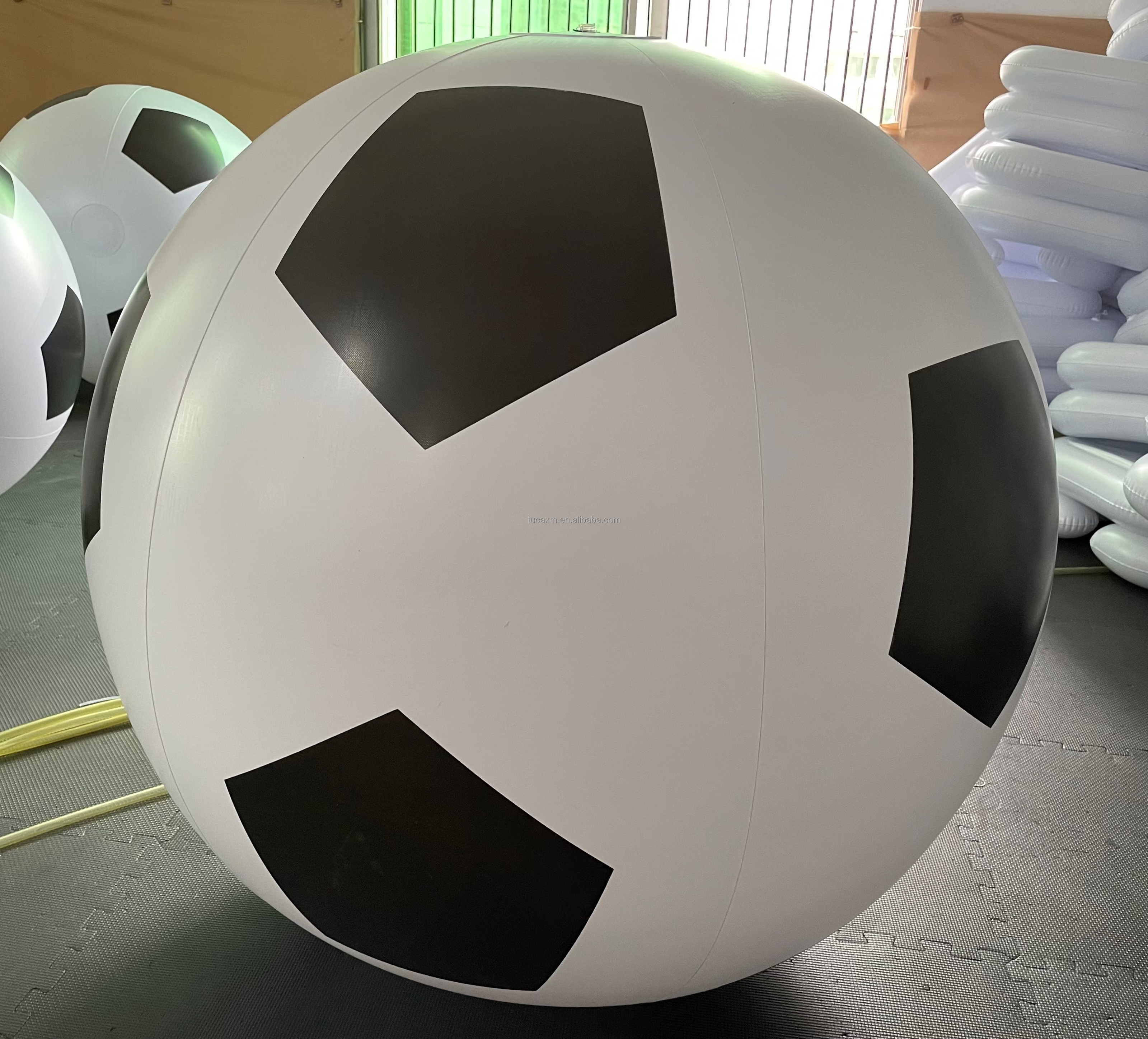 100cm High quality durable big PVC inflatable soccer ball large beach ball for playing and advertising