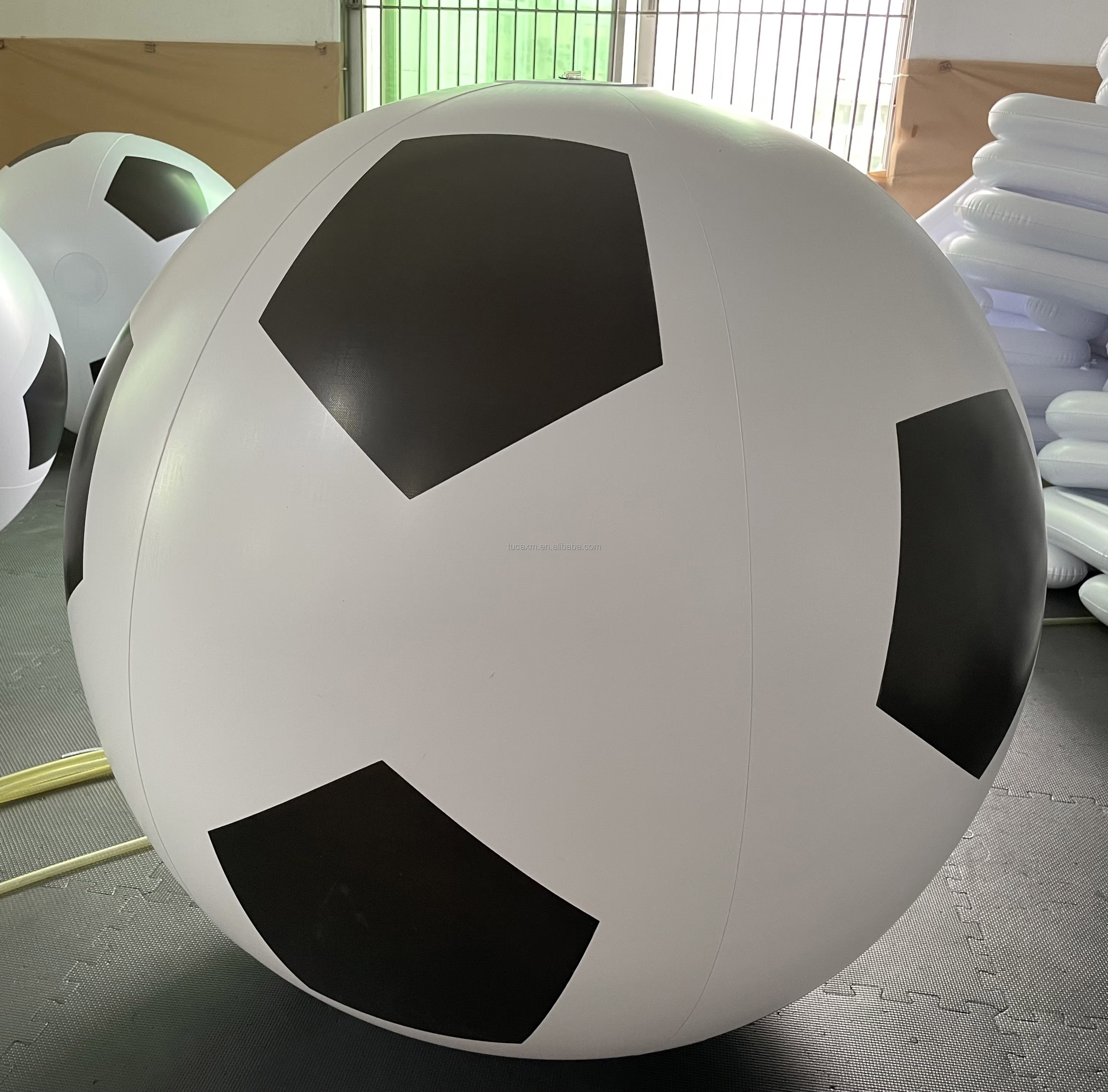 100cm High quality durable big PVC inflatable soccer ball large beach ball for playing and advertising