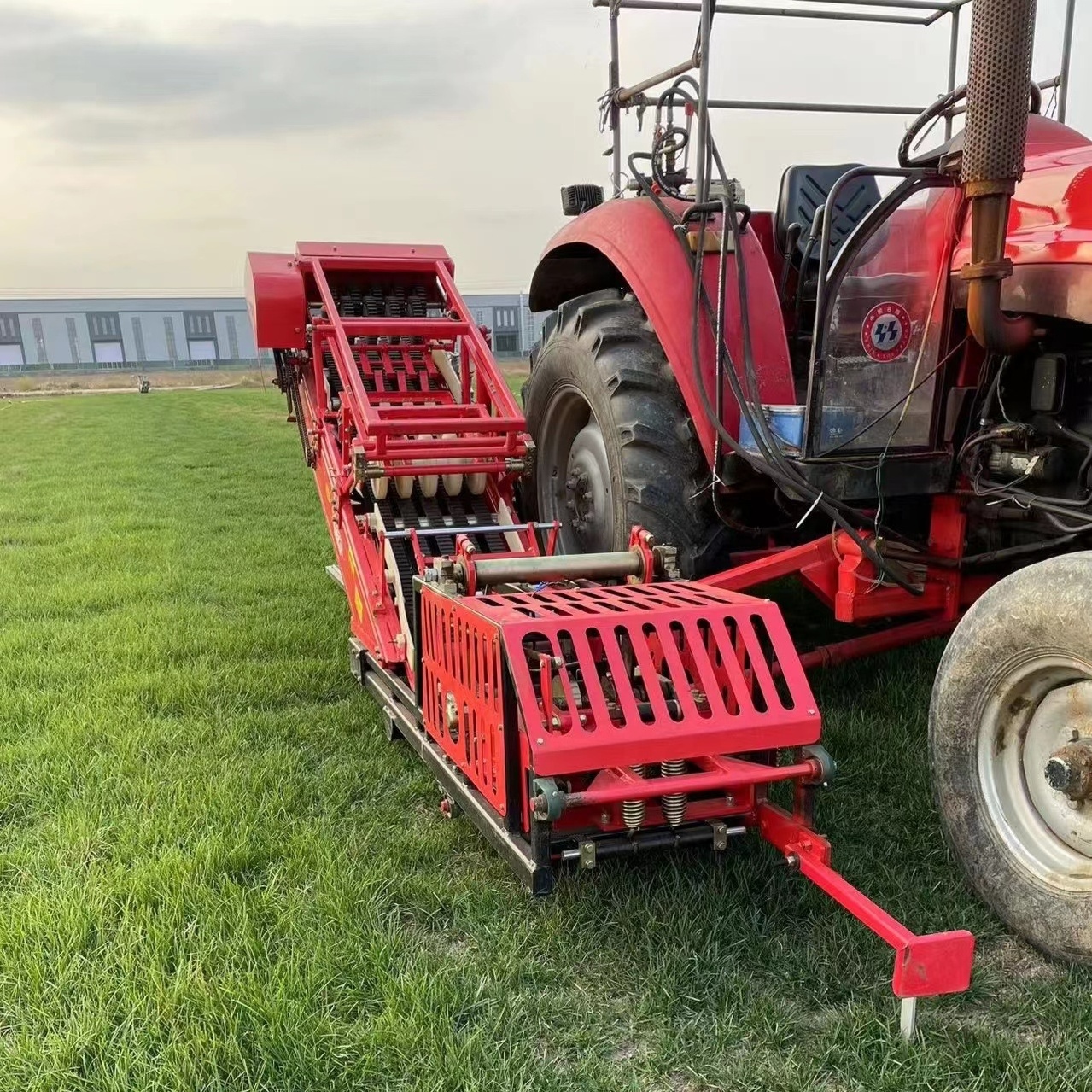 Lawn automatic reel cutting combine harvesterGreen Lawn Turf Harvester, Football Field Construction, Lawn Harvesting Equipment,