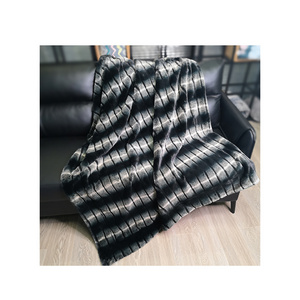 Soft and comfortable rex rabbit fur blanket discharge tip printed and cut high density rabbit fur throw blanket