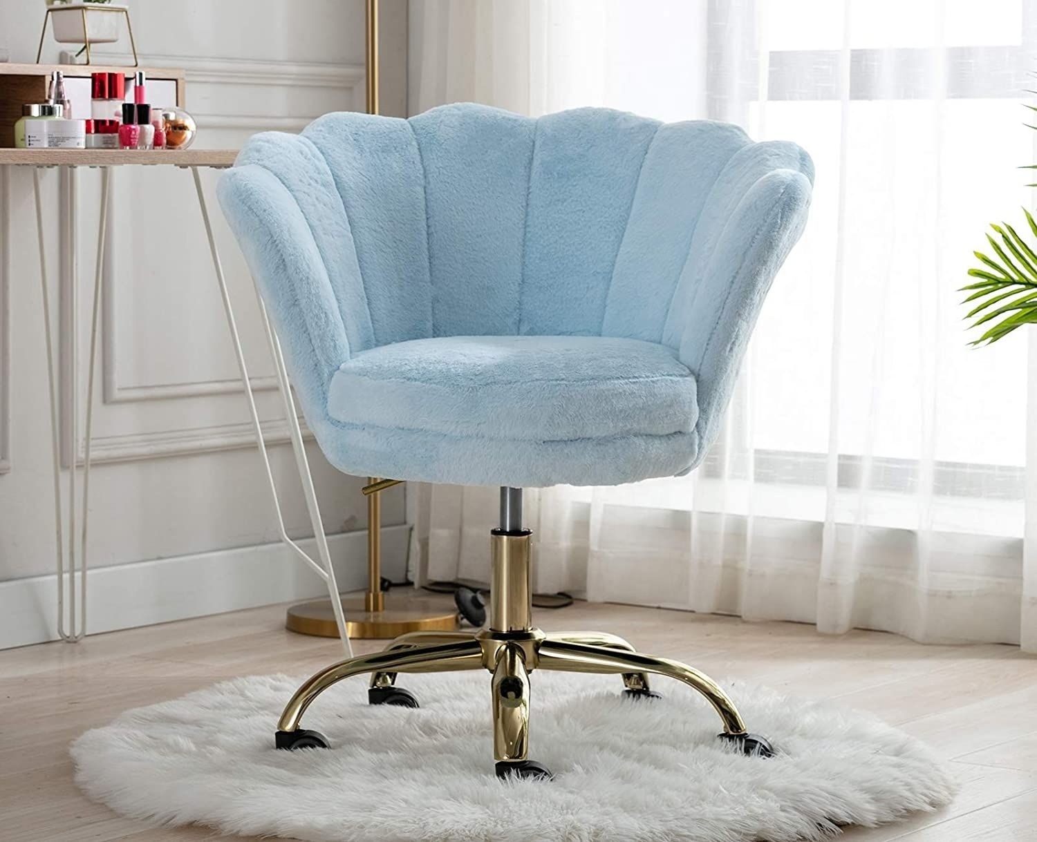 Best Seller Swivel Fur Vanity Arm Chair with 360 Castor Wheels Golden Base Height Adjustable Soft Home Office Chair