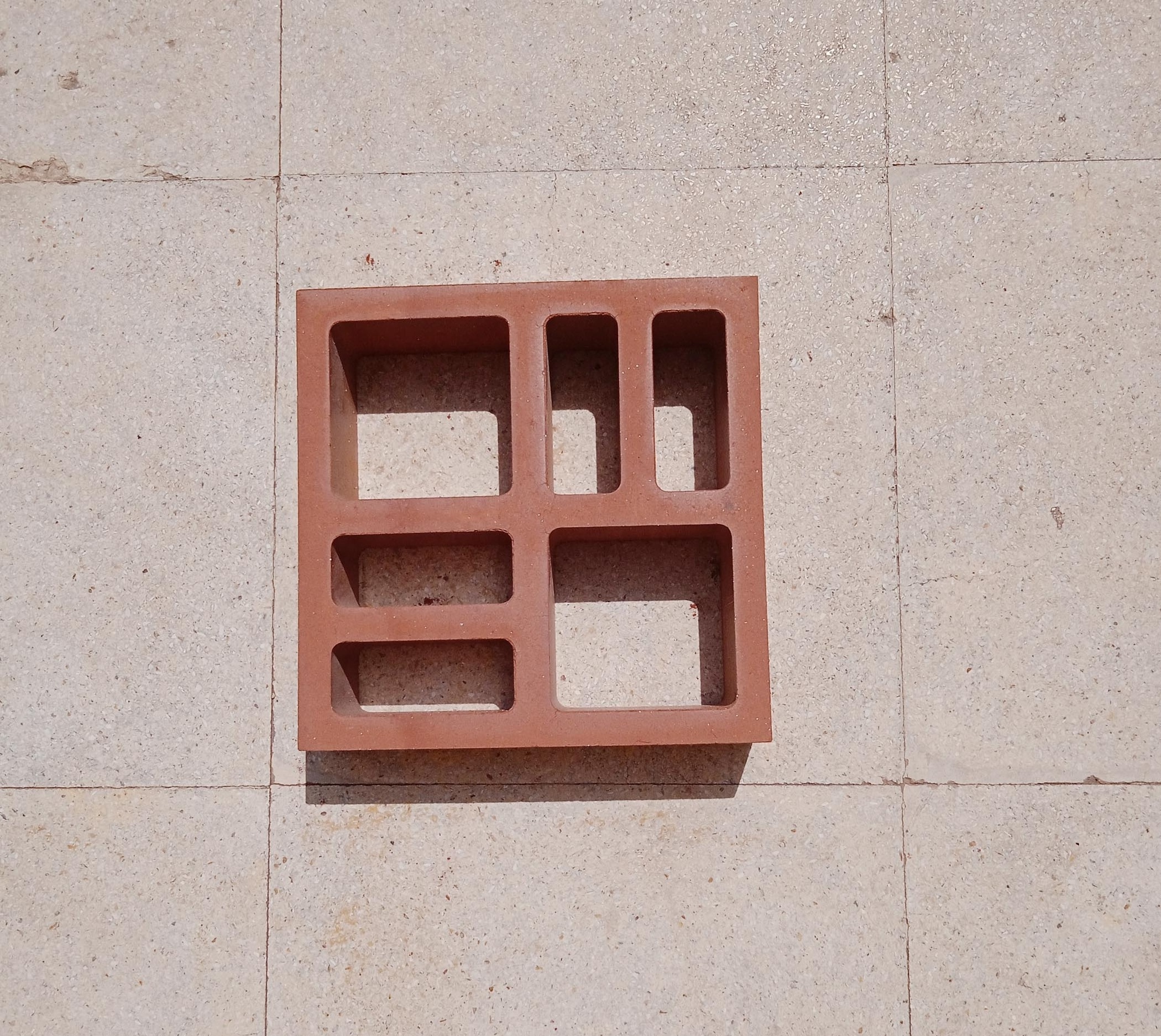 Natural red clay terracotta hollow blocks bricks Jaali tiles used for wall cladding wind brick size 200X200X60 mm square pattern