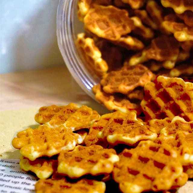 No Additive Miniature Pineapple Crackers Biscuit