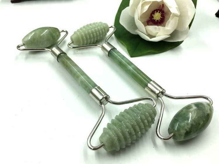 high quality pure crystal facial massager green jade roller and gua sha set beauty massage equipment