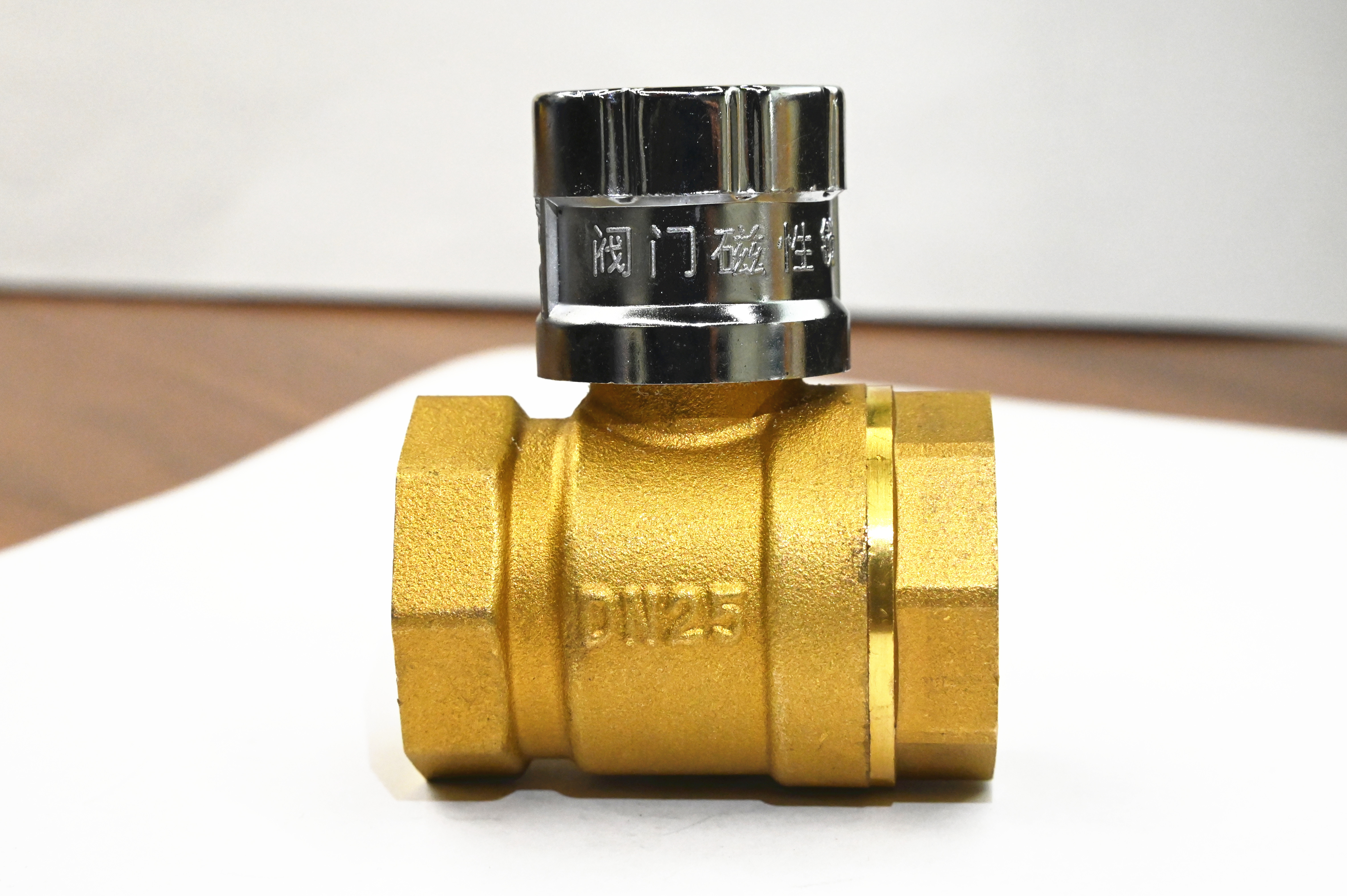 Hot Selling Female Connection Valves Brass Ball Stainless Steel Valve ANSI150  Globe PN16 Small Size Metal Valves