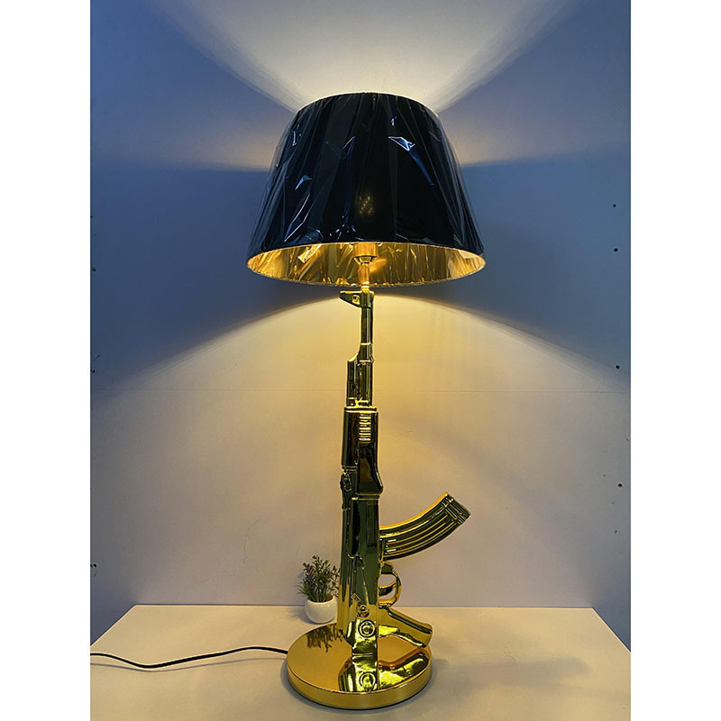 Best Quality AK47 gun table lamp Creative European craft modern minimalist bedroom bedside table lamp