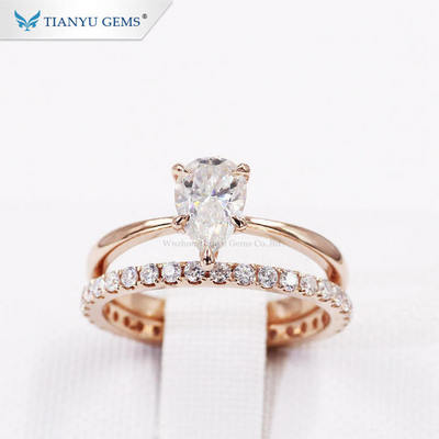 Tianyu Custom Fine Jewelry 14K 18K Solid Rose Gold Wedding Engagement Ring Set For Women With Pear Brilliant Diamond Moissanite