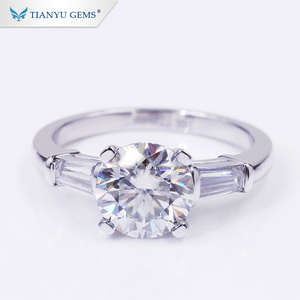 Tianyu gems pure white gold three moissanite stone ring trapezoid cut side stone wedding ring