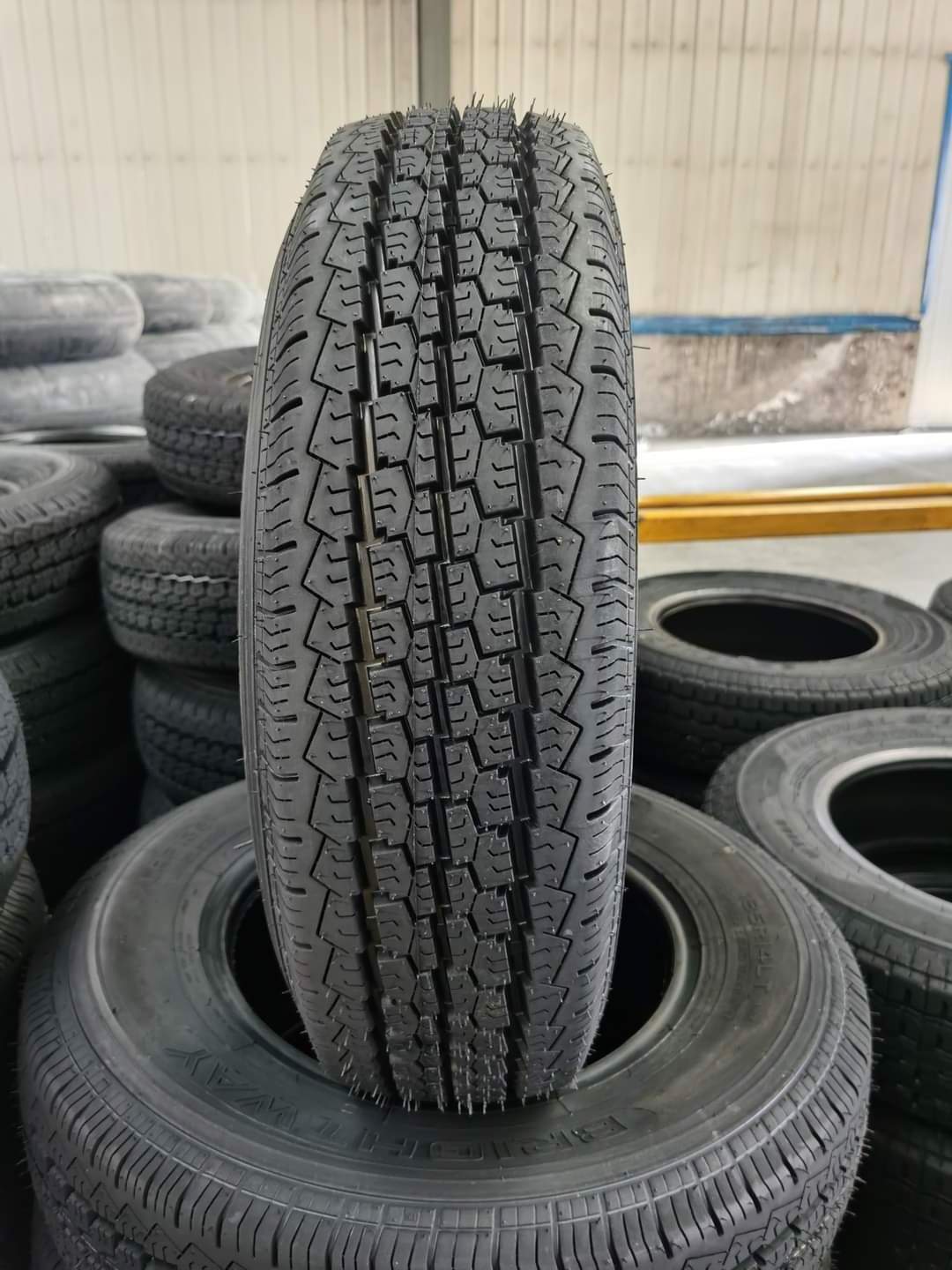 maxxis tires r15 pneu 1757014 car rims passenger car tires 195 50 15 tires aros de carro 15 215 50 17 LUHE/JKC/FIRST