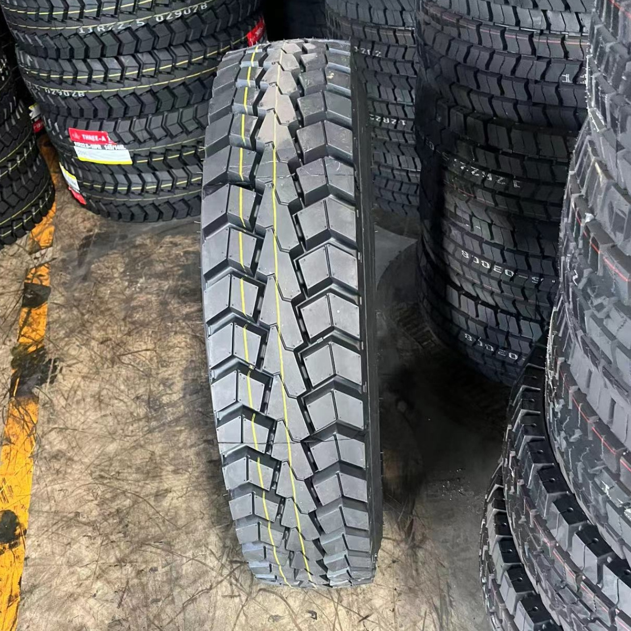 11r22.5 open shoulder drive truck tire 215/75R17.5 235/75R17.5 18pr, not used truck tire 12 22.5 315 80R22.5 385 65R22.5 700/16